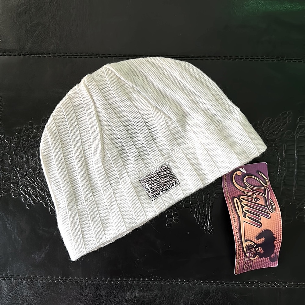 🔺SOLD🔺✨NWT✨ White Golds Gym Beanie/Skull Cap with Ponytail Hole - Medium